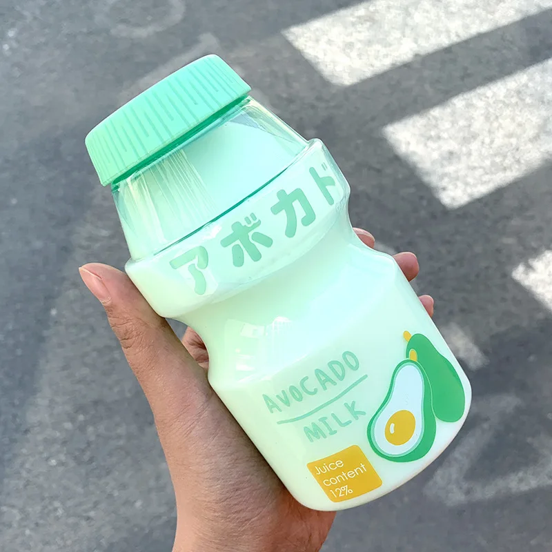 Ha5b9d46b3c3d4e93b70e5d8d74f8033a3-1.webp Botella Kawaii 480ml Forma Yakult para Niñas BPA Free - Werlivo