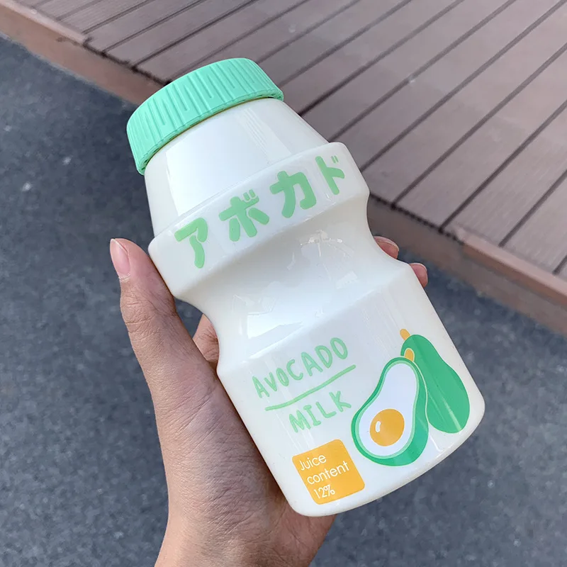 Hbf12a0d7eac846cb8e2d54de17249cb5v-1.webp Botella Kawaii 480ml Forma Yakult para Niñas BPA Free - Werlivo
